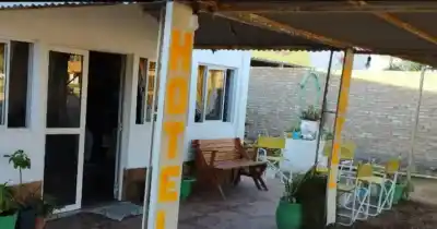Dos tucumanos dejaron una deuda millonaria en un hotel santiagueño tras una misteriosa desaparición