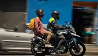 Condena a un conductor de Uber Moto que usó la app para tenderle una trampa a un adolescente