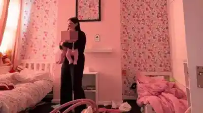 Vecino golpeó la pared por el llanto de su bebé y la respuesta de esta madre tucumana se hizo viral