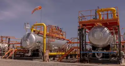 Vaca Muerta impulsa inversiones récord mientras la industria tucumana enfrenta un panorama complejo