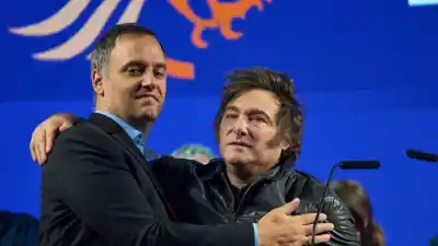 Milei y Adorni se muestran unidos: el gesto del Presidente tras la polémica por el viaje de su esposa