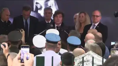 Milei en Tucumán: Un emotivo homenaje bajo la lluvia y un firme mensaje contra el terrorismo
