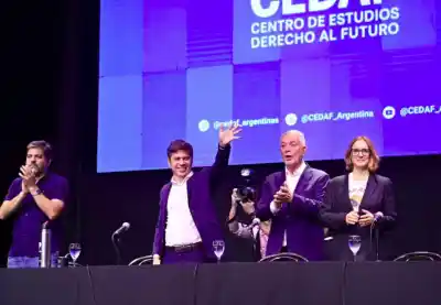 Kicillof lanza un llamado a la oposición y arremete contra Milei: “Es una calamidad, no un fracaso”