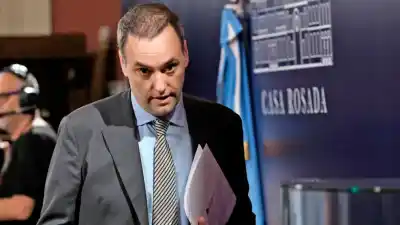 Escándalo en el Gobierno: ¿Usó Adorni autos oficiales para las empleadas domésticas?