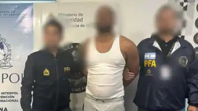 Un peligroso sicario internacional fue detenido en Ezeiza al bajar de un avión: el impresionante operativo que lo frenó