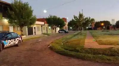 Un joven de 17 años murió apuñalado tras una violenta pelea en la calle