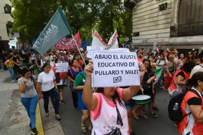 El “blindaje” que piden los gobernadores: la crisis fiscal que tensa las paritarias y golpea a Tucumán