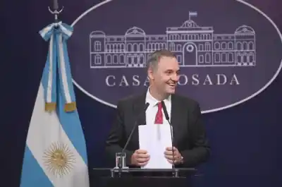Adorni se encierra: las preguntas sobre su patrimonio que dejó sin responder y la causa que usa como escudo