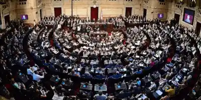 Milei lanza su ofensiva legislativa: el paquete de leyes que busca cambiar las reglas de juego en Argentina