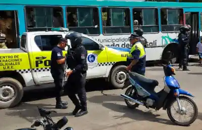Incidentes durante cortejo fúnebre en San Miguel de Tucumán: la intervención policial que derivó en retenciones