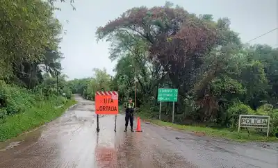 El río se desbordó y lo que hizo con la ruta obligó a tomar una medida extrema