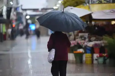 Lluvias persistentes y un calor húmedo marcarán la jornada en Tucumán