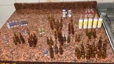 Encontraron a un enfermero sin vida en su departamento y hallaron un arsenal de medicamentos hospitalarios