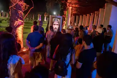 Una experiencia inmersiva con inteligencia artificial transformó el tradicional Vía Crucis en el Parque 9 de Julio