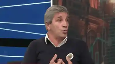 El ministro de Economía salió al cruce de las críticas y reveló detalles sobre los créditos a funcionarios