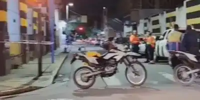 Desprendimiento de mampostería en un balcón deshabitado obliga a cortar el tránsito en el centro