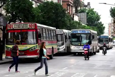El transporte público enfrenta un cóctel letal: ¿Podrán sostener las frecuencias?