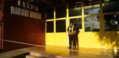Un alumno llevó un arma a la escuela primaria y activó el protocolo de emergencia