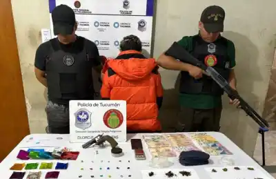 Joven huye de control policial con cartuchera: lo que encontraron en su poder sorprendió a los efectivos