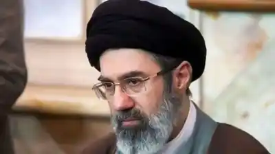 El líder supremo de Irán desaparece del ojo público y un informe revela su estado crítico