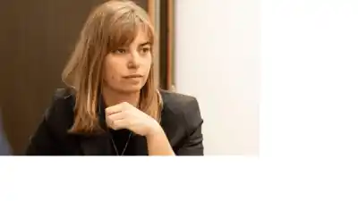 Diputada lanza polémica propuesta para regular la opinión pública y define a quienes no tienen cargo