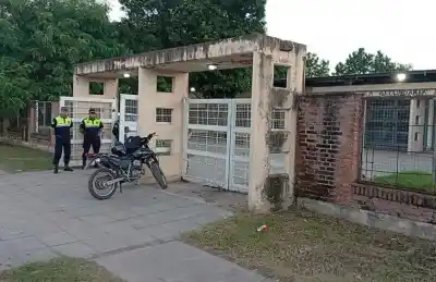 Un alumno ingresó con un arma a su escuela: así actuaron las autoridades para evitar una tragedia