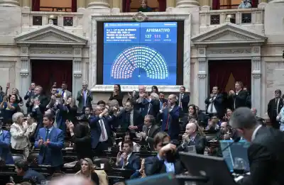Diputados aprueban polémica reforma ambiental tras intenso debate en el Congreso
