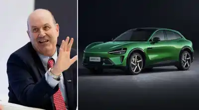 Ministro celebra importación de autos mientras el transporte público colapsa