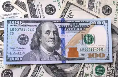 El dólar oficial se desploma y el blue toca su valor más bajo en meses: ¿qué está pasando en el mercado?