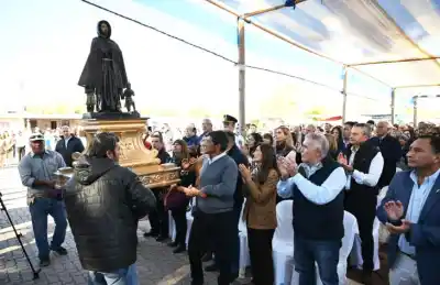 Una petición especial en medio de la misa: lo que pidió el gobernador que dejó a todos en silencio