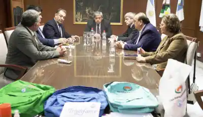 Una entidad bancaria tomó una decisión inesperada tras un pedido urgente: ¿qué entregarán a casi mil alumnos?