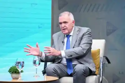 Amenazas en escuelas: el gobernador lanza un ultimátum que incluye expulsiones y traslados