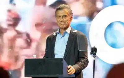 Un exmandatario lanzó una advertencia sobre el futuro y dejó una frase que resonó en el auditorio