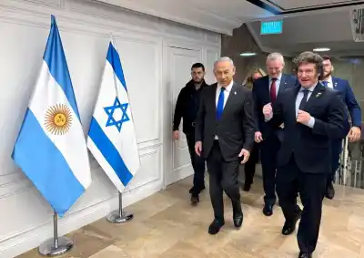 Un viaje con secretos: lo que Milei llevará en su maleta diplomática a Israel