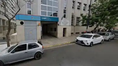 Intentó ayudarlo y desató su furia: el aterrador arsenal que escondía en su casa