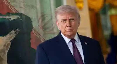 Una delegación viaja en secreto mientras Trump lanza una advertencia escalofriante a Irán