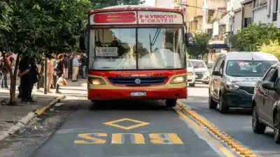 Horarios de Año Nuevo en San Miguel de Tucumán: cómo funcionan colectivos, salud y recolección