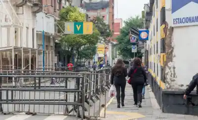 Tras la alarma por el edificio en peligro, habilitan la circulación peatonal en una cuadra clave del microcentro tucumano