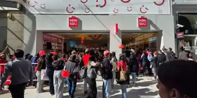 Furor por la apertura del primer Miniso en Buenos Aires: filas de cinco cuadras y acampe desde la madrugada