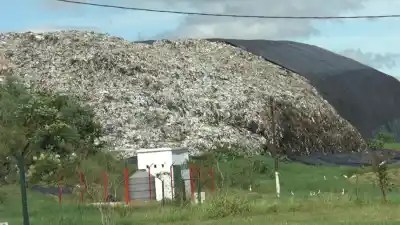Rechazan traslado de las 18.000 toneladas de basura acumuladas en Pacará Pintado por riesgo ambiental