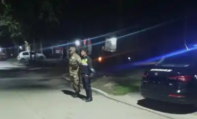 Choque entre dos motos en Colombres deja a una mujer con politraumatismos y a un menor implicado