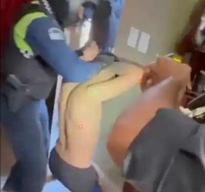 Intentó matar a una joven de 22 años y lo detuvieron con el arma en la mano