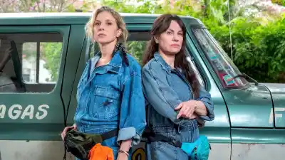 Netflix estrena “El tiempo de las moscas”, una miniserie argentina con Peterson y Dupláa