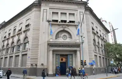 El intendente denunció una deuda millonaria y la Provincia salió a responder con pruebas