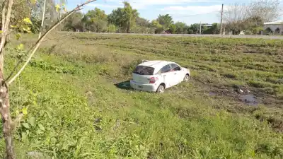 Perdió el control de su auto en la Ruta 9 y terminó en una cuneta: lo que encontraron los médicos al revisarla