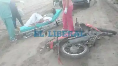 Joven que regresaba desde El Mollar, Tucumán, fue hallada desnuda y fracturada en ruta santiagueña
