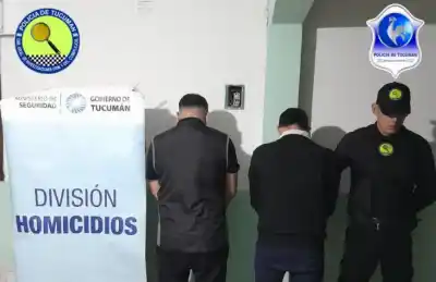 Circulaban con una camioneta adulterada y llevaban una moto desarmada: el insólito hallazgo que los delató