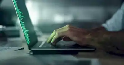 Filtración masiva en la dark web expone datos de millones de argentinos: qué información se robó