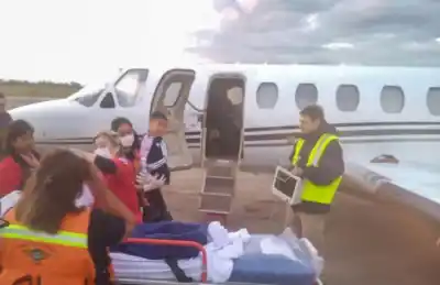 Un nene de 3 años viajó en avión sanitario: lo que nadie contó de su destino