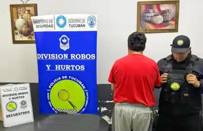 Usó a un menor como distracción para robar en un local y cayó por las cámaras